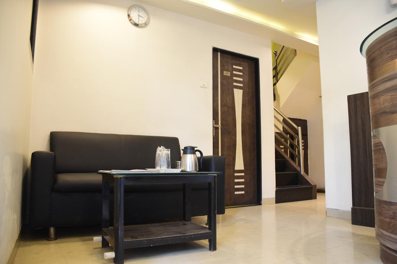 Hotel K.C Residency Mumbai Exteriör bild