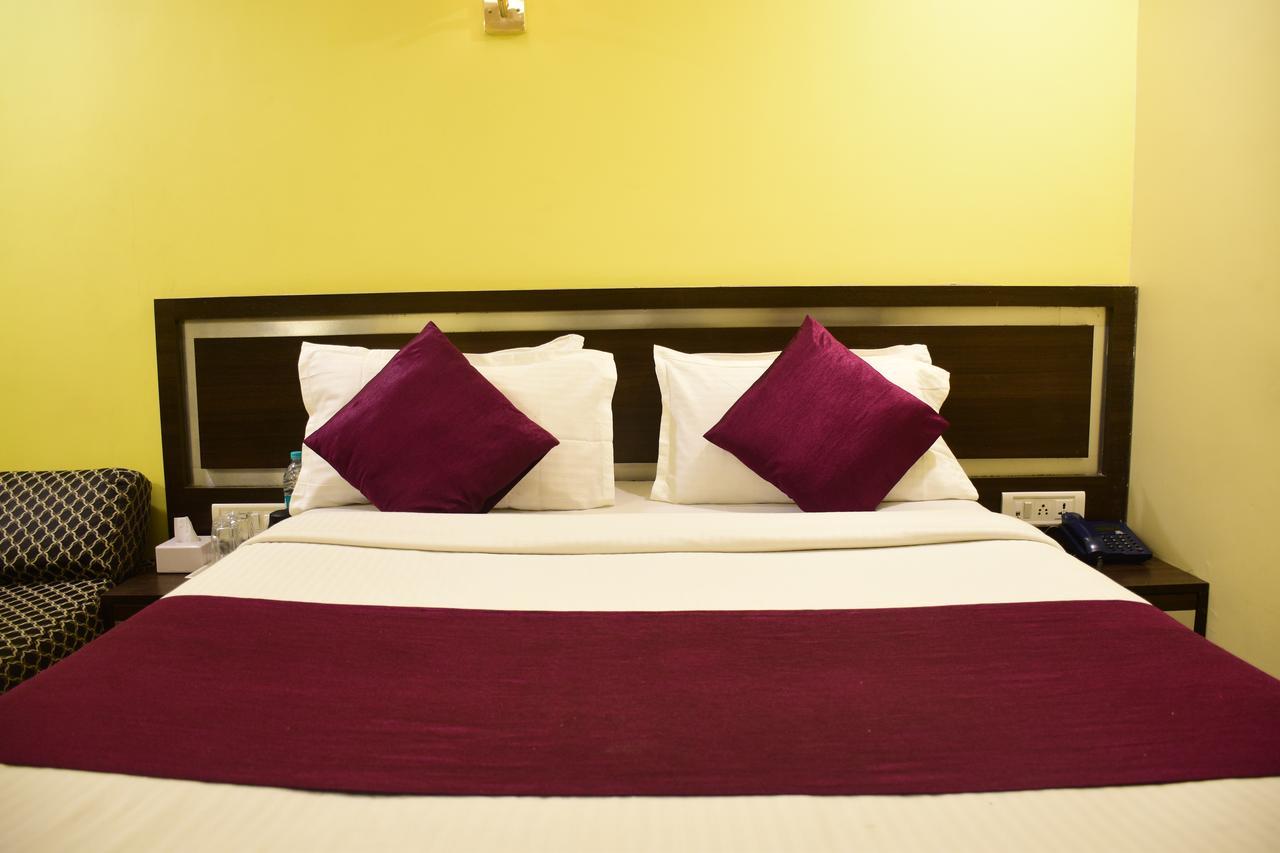 Hotel K.C Residency Mumbai Exteriör bild
