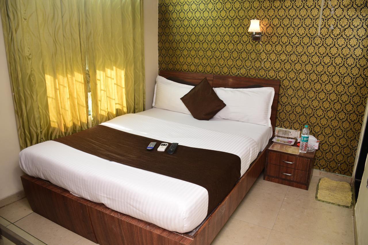 Hotel K.C Residency Mumbai Exteriör bild
